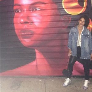 Meet your Posher, Celly